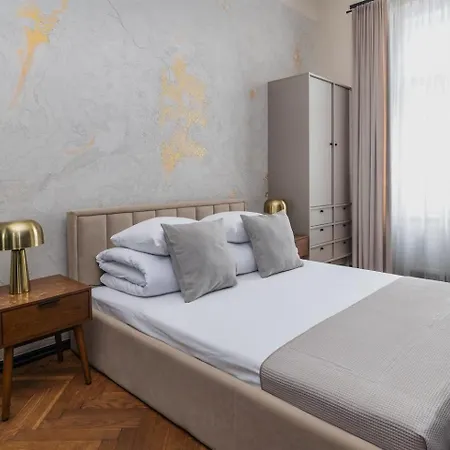 4-bedroom Apartment-old Town-sw Gertrudy Street Apartment