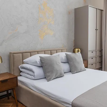 Ocean Breeze-4Br With Balcony-Old Town Krakov