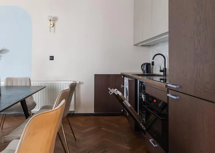 4-bedroom Apartment-old Town-sw Gertrudy Street Apartment *