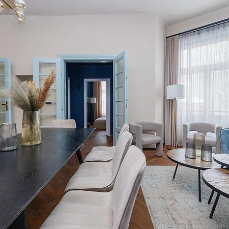 4-bedroom Apartment-old Town-sw Gertrudy Street Appartamento Cracovia